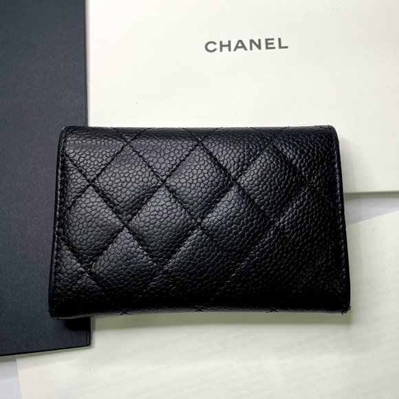 🔥SOLD🔥 CHANEL Caviar Quilted Flap Card Holder - Picture 3 of 8